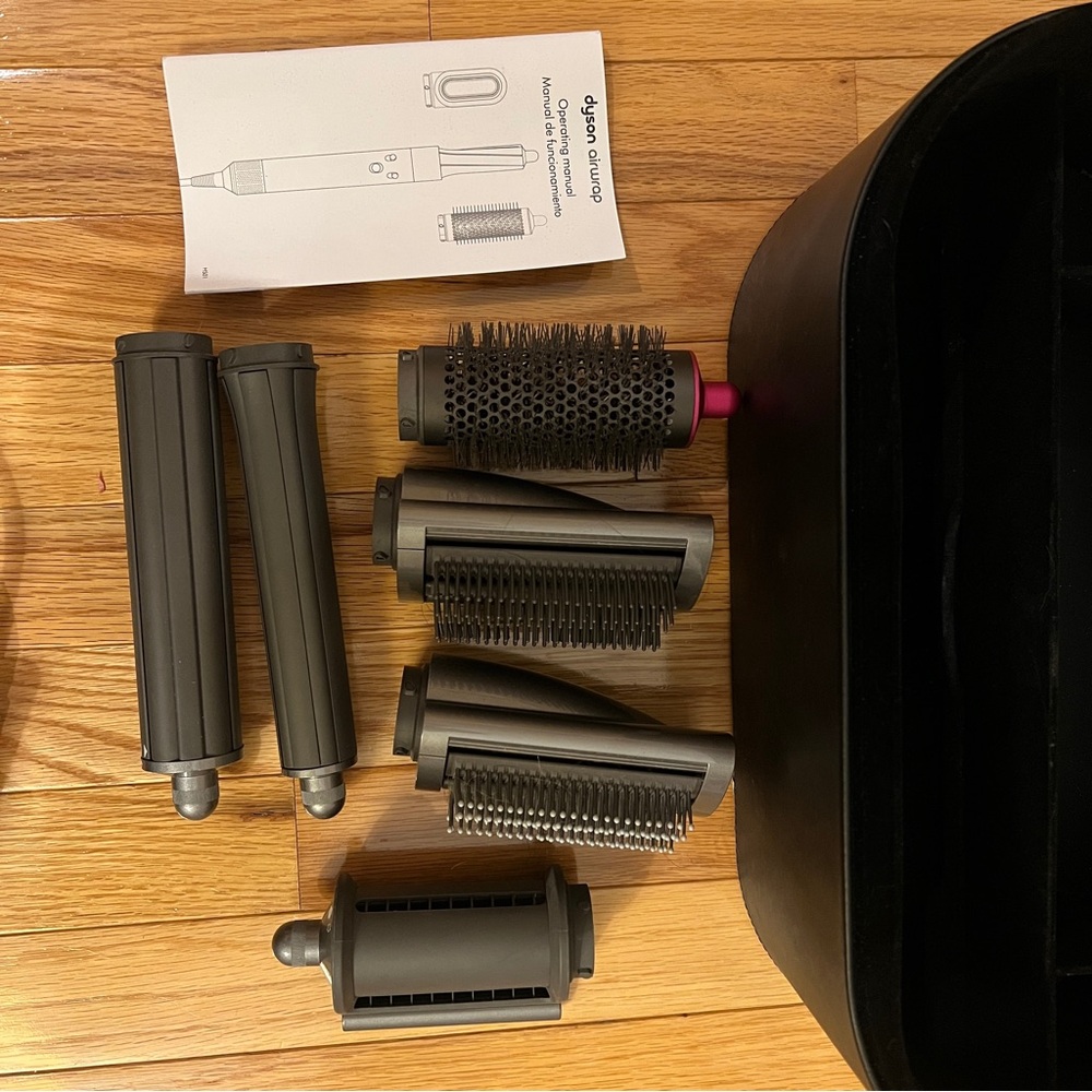 Dyson Airwrap Multi-Styler Complete Long Hair with NEW upgraded attachments - Picture 8 of 9